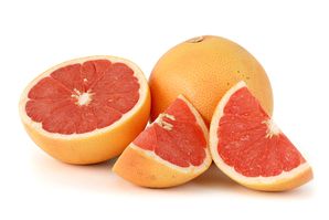 Citrus_paradisi_-Grapefruit-_pink-_white_bg-1-.jpg
