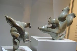 39. Exposition collection d'art inuit Brousseau -ours danse