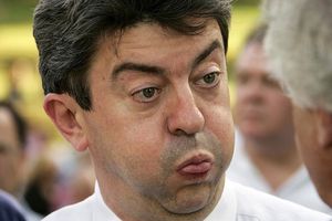 melenchon grimace
