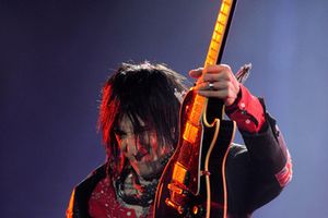 Guns-N-Roses-Sebastian-Bach-Perform-Joint-53fzq6aVutsm.jpg