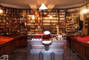 Boutique-des-Colporteurs-de-Soueix-Roaglle-interieur.jpg