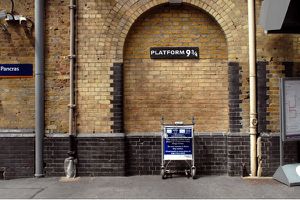 harry-potter-kings-cross-platform_4d7a0e6db576d-600x400.jpg