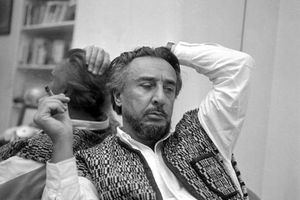 romain-gary-gilet.jpg