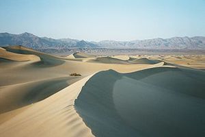 330px-DeathValleyDunes4.jpg