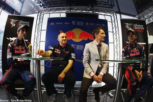 Toro-Rosso---Sebastien-Buemi--Jaime-Alguersuari--Service-Mo.jpg
