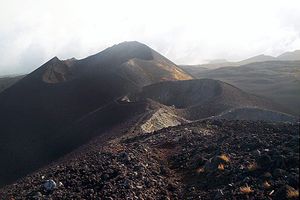 800px-Mount_Cameroon_craters.jpg