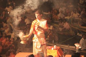 0008 Varanasi - Puja au Desaswamedh Ghat