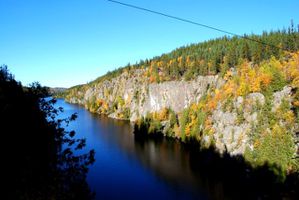 aiguebelle-vu-du-haut-du-pont-suspendu.JPG