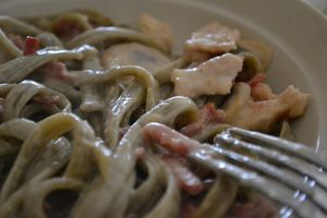 carbo-bacon-dinde-tagliatelle-basilic.JPG