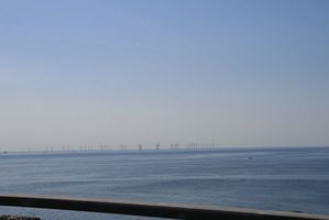003-éoliennes plantées en pleine mer