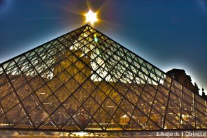 Pyramide-Du-Louvre