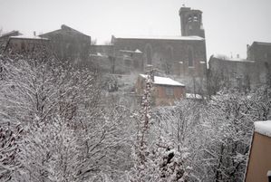 Vue de Cordes sous la neige