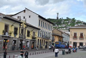 Photo 07,05 - 24 - Quito - Placa San Francisco - Virgen