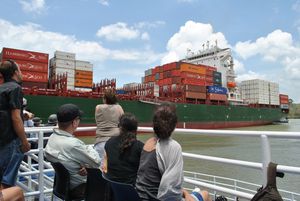 Photo 04,07 - 14 - Panama Canal Cargo