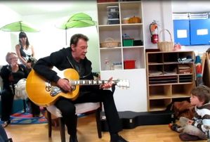 Johnny Hallyday Chante à l'école de Jade Lundi 2-copie-3