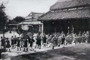 Couronnement de Bao Dai