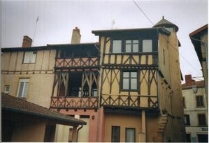 Charlieu - maison medievale 3