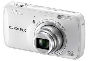 Nikon-COOLPIX-S800c-1.jpg