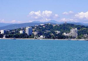 800px-View_on_Sotsji_from_black_sea.jpg
