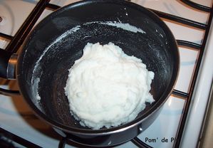 pate blanche dans la casseroleJPG
