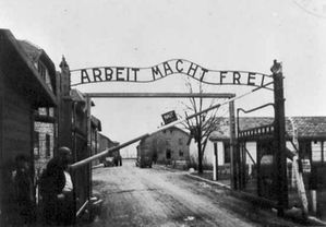 big1401-KL-Auschwitz-Work-makes-free-Arbeit-macht-frei-1945.jpg