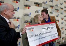 capt_4cf41a30c1504d4bb5d59b593e5d4329_powerball_winner_kylo.jpg