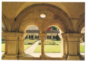 visite-de-l-abbaye-de-Fontenay--recueillement-spirituel.jpg