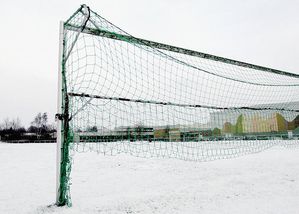 Der-Schnee-stoppt-den-Fussball-Keine-Spiele-am-Wochenende A