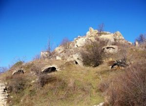 Vernègues. Abris sous roche