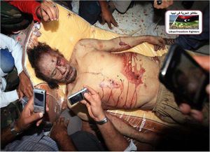 Kadhafi_corps_dans_mosque_de_Misrata.jpg