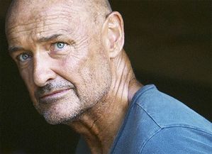 01-john-locke-lost-season-5-012610-lg-16043599.jpg