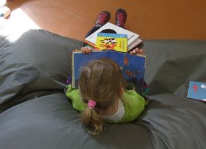 2011-04-15-Petite-Lectrice-FB.JPG