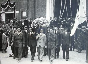 funerali-a-Lissone-del-partigiano-Arturo-Arosio-nome-di-bat.jpg