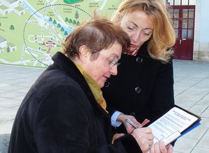67 Premi-re signature de la p-tition d-usagers SNCF