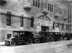 ray--Armory_Show_1913--New-York.jpg