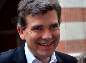 800px-Montebourg_Toulouse_2012.JPG