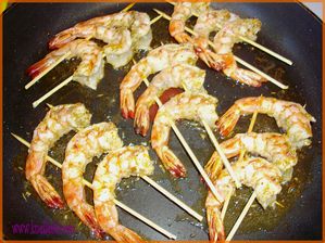 Brochettes de gambas en cuisson2
