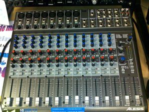 table de mixage alesis