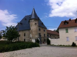 Son château. Huguenots-3377.JPG