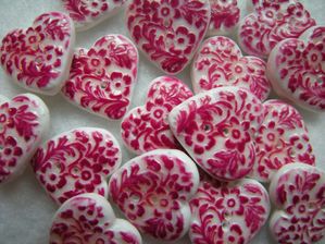 boutons-coeurs-rouges-003.JPG