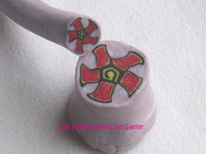 Cane fleur rouge, noire et jaune