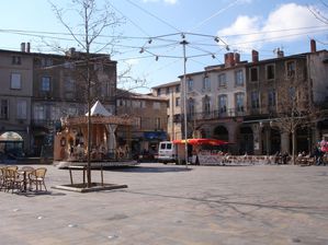 France-Limoux-Place_de_la_republique.jpg