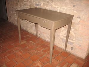 Table-taupe-2011-0518.JPG