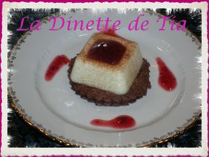 Pannacotta-vanille-sauce-framboise.JPG