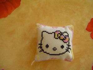 Biscornu Hello Kitty2 par Brigitte