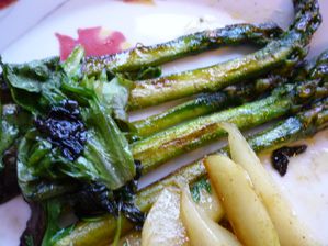 asperges aux poires et mesclum04