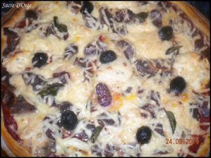 Pizza aux saucissons (3)