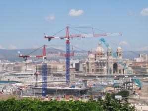 port de Marseille grues