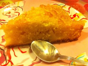 Gâteau moelleux aux pommes caramélisé part