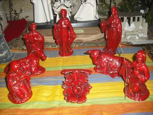crèche rouge